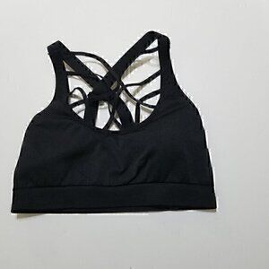 Victoria's Secret Sports Bra Size M can fit S